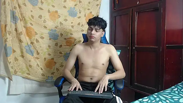 alice julls online show from June 25, 6:12 pm