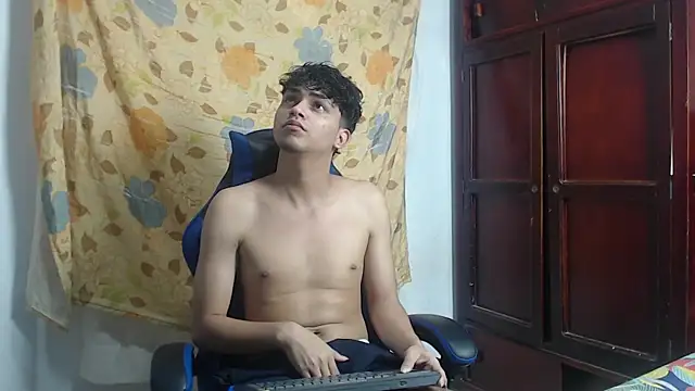 alice julls online show from July 5, 6:59 pm