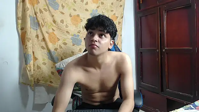 alice julls online show from July 10, 5:23 am