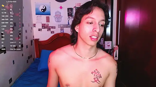 Snapshot of DannyPhantom555 chatting on October 1, 6:03 pm DannyPhantom555 online show from October 1, 6:03 pm