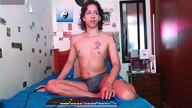 Snapshot of DannyPhantom555 chatting on October 16, 5:25 pm DannyPhantom555 online show from October 16, 5:25 pm