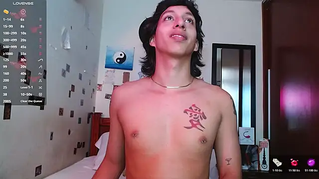 Snapshot of DannyPhantom555 chatting on October 23, 5:23 pm DannyPhantom555 online show from October 23, 5:23 pm