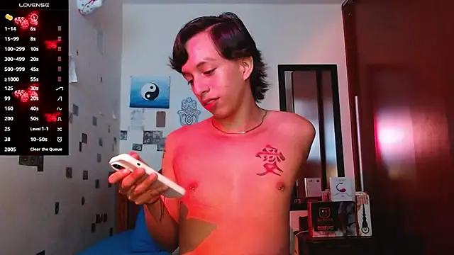 Snapshot of DannyPhantom555 chatting on November 20, 7:35 pm DannyPhantom555 online show from November 20, 7:35 pm