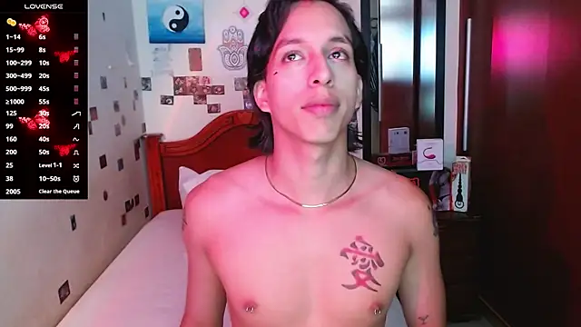 Snapshot of DannyPhantom555 chatting on December 3, 6:39 pm DannyPhantom555 online show from December 3, 6:39 pm