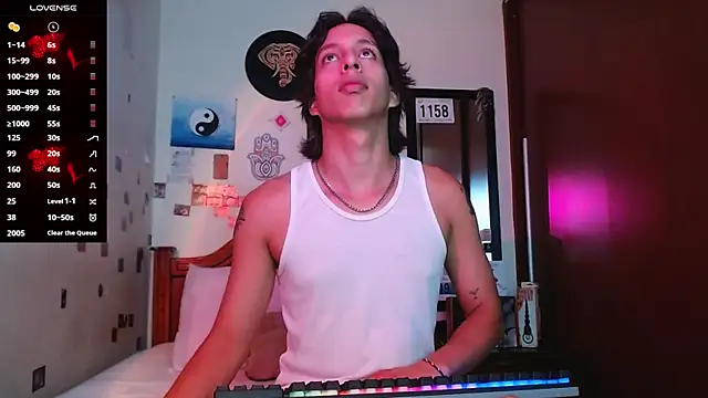 Snapshot of DannyPhantom555 chatting on December 16, 6:57 pm DannyPhantom555 online show from December 16, 6:57 pm