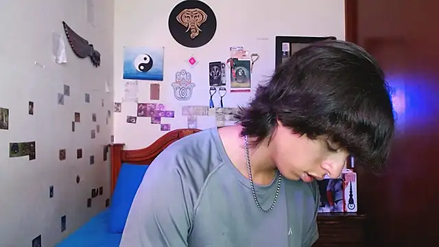 Snapshot of DannyPhantom555 chatting on March 15, 6:47 pm DannyPhantom555 online show from March 15, 6:47 pm