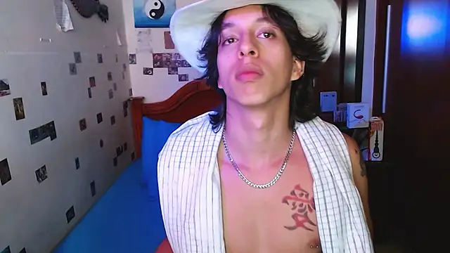 Snapshot of DannyPhantom555 chatting on March 16, 10:25 pm DannyPhantom555 online show from March 16, 10:25 pm