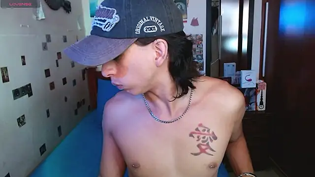 Snapshot of DannyPhantom555 chatting on March 22, 8:01 pm DannyPhantom555 online show from March 22, 8:01 pm