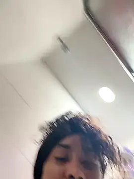 LuckyKhloe online show from November 4, 3:27 am