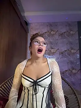 hannachris- online show from January 16, 11:53 pm