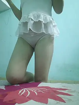 Emi Fujin online show from November 13, 8:35 am