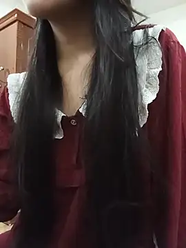 Emi Fujin online show from November 25, 1:44 pm