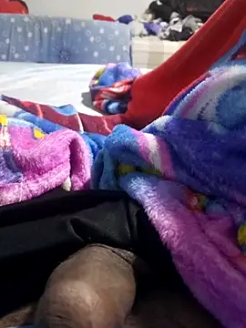 Snapshot of juan7305 chatting on December 18, 7:31 pm juan7305 online show from December 18, 7:31 pm