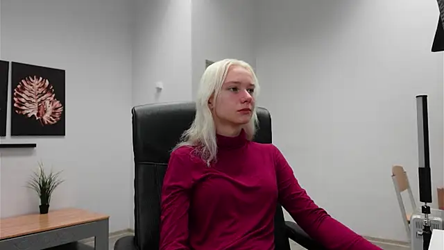 Laura Chaplin online show from September 20, 5:52 am