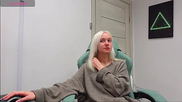 Laura Chaplin online show from September 28, 5:46 am