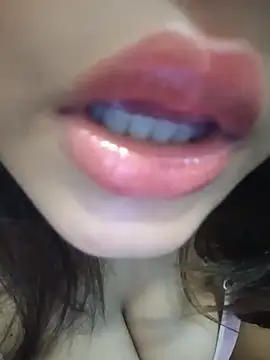 Hott Muskan online show from June 10, 6:40 pm