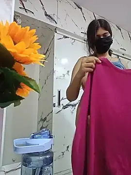 Hott Muskan online show from July 20, 6:21 pm