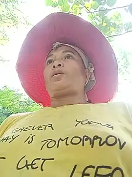 Snapshot of Love-Mama33 chatting on October 13, 1:49 am Love-Mama33 online show from October 13, 1:49 am