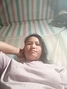 Snapshot of Love-Mama33 chatting on October 23, 12:10 am Love-Mama33 online show from October 23, 12:10 am