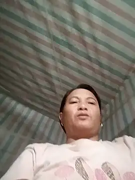 Snapshot of Love-Mama33 chatting on October 25, 1:18 pm Love-Mama33 online show from October 25, 1:18 pm