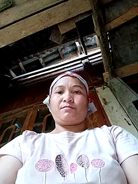 Snapshot of Love-Mama33 chatting on November 17, 4:07 am Love-Mama33 online show from November 17, 4:07 am