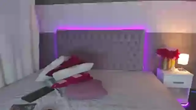 Snapshot of NathalyStars chatting on October 20, 1:11 pm NathalyStars online show from October 20, 1:11 pm