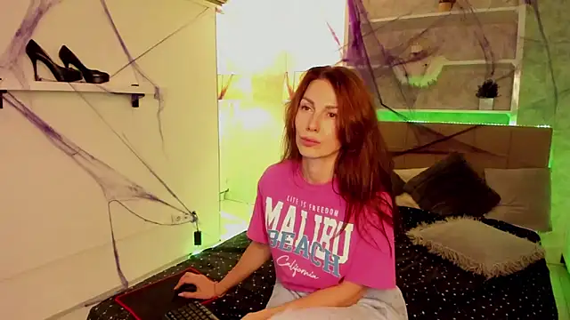 IsabelKiss online show from November 4, 1:32 pm