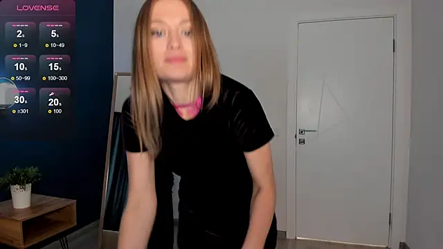 Snapshot of EvelynPoole chatting on September 13, 1:27 am EvelynPoole online show from September 13, 1:27 am