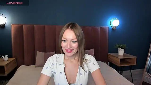 Snapshot of EvelynPoole chatting on September 19, 1:29 am EvelynPoole online show from September 19, 1:29 am