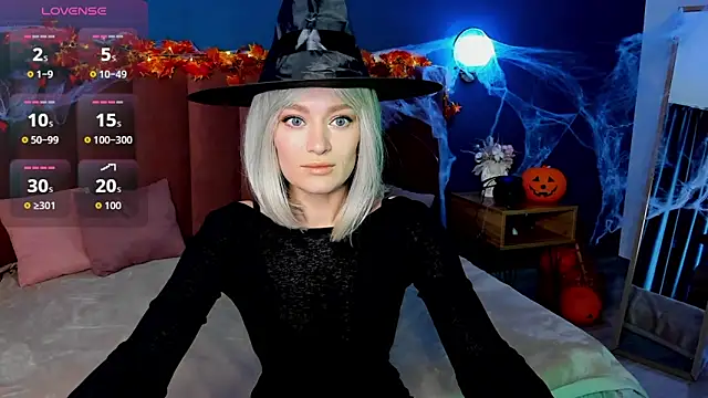 Snapshot of EvelynPoole chatting on October 23, 1:38 am EvelynPoole online show from October 23, 1:38 am