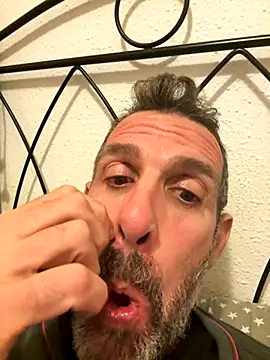 gigolobcn online show from December 4, 5:32 pm