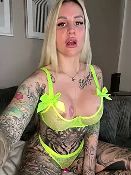 CoraDiamond online show from February 10, 12:20 pm