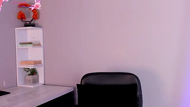 Snapshot of Emma__clark_ chatting on September 15, 12:27 pm Emma clark online show from September 15, 12:27 pm