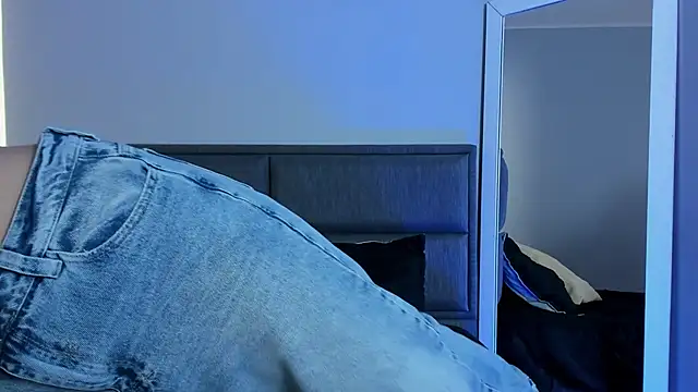 Emma  clark  online show from October 4, 12:03 pm