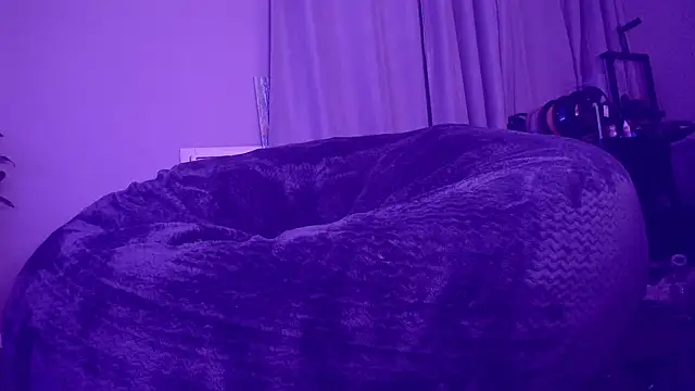 LeeCox online show from February 11, 2:24 pm