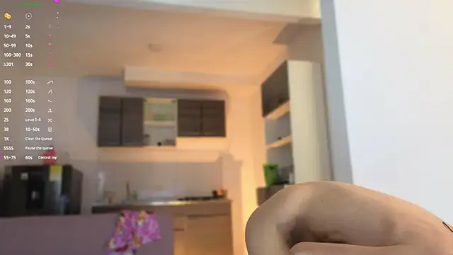 colette e online show from December 21, 4:52 am