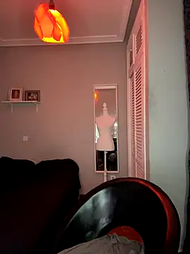 lacattiva online show from October 18, 5:14 pm