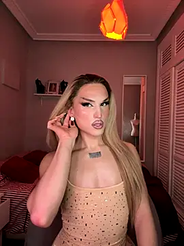 lacattiva online show from November 18, 5:06 pm