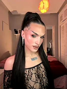 lacattiva online show from December 1, 8:36 pm