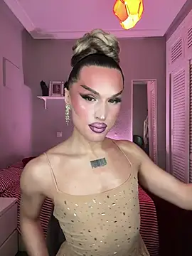 lacattiva online show from February 9, 8:13 pm