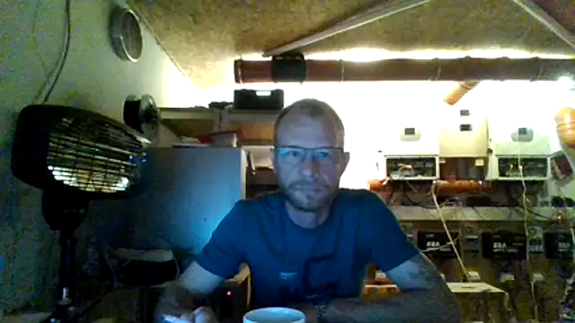 Snapshot of celsior45 chatting on May 17, 9:28 am celsior45 online show from May 17, 9:28 am