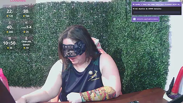 SophieSimmons  online show from September 20, 8:15 am