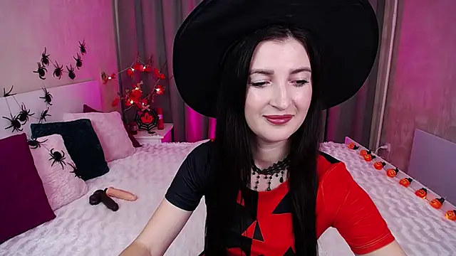 Snapshot of EvelinCuper chatting on October 31, 6:14 am EvelinCuper online show from October 31, 6:14 am