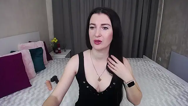 Snapshot of EvelinCuper chatting on November 18, 6:18 am EvelinCuper online show from November 18, 6:18 am