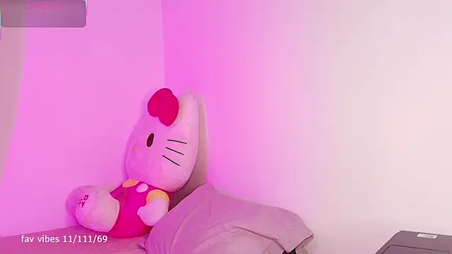 dulceangel   online show from September 12, 2:11 am