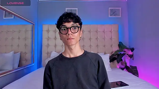 Phillicious   online show from September 22, 9:28 pm