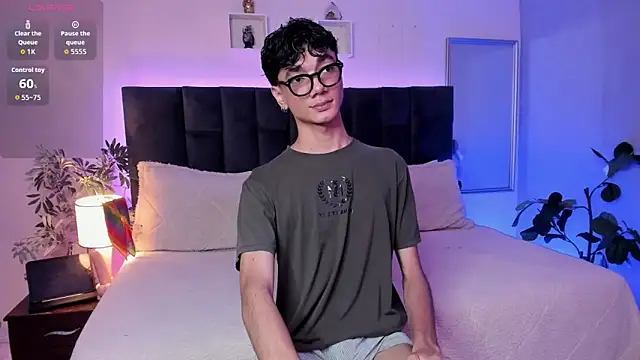 Phillicious   online show from June 10, 10:52 pm