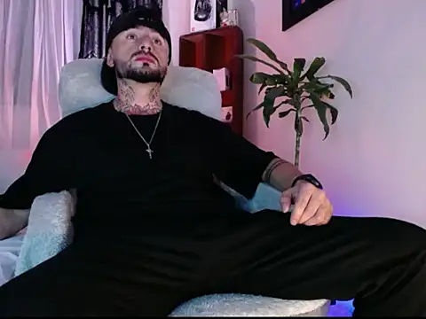 Edwardjonnes online show from October 9, 1:25 am