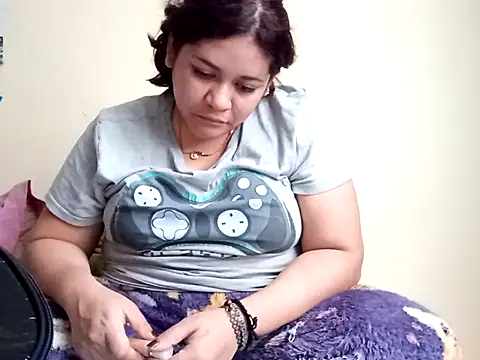 Kitty WetXxX online show from September 13, 10:09 pm