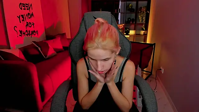 NitaNihil online show from December 18, 11:05 am